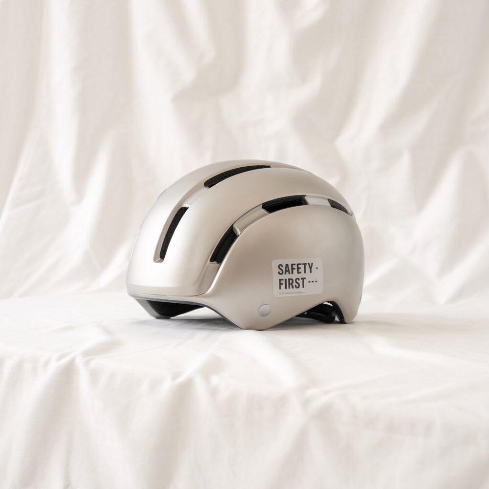 kask z wentylacją